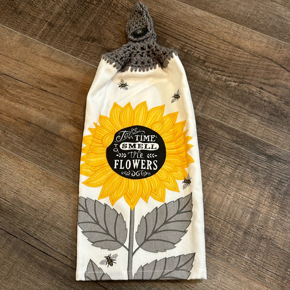 Homemade Crochet Decorative Towel‎ Sunflower and Honeybees